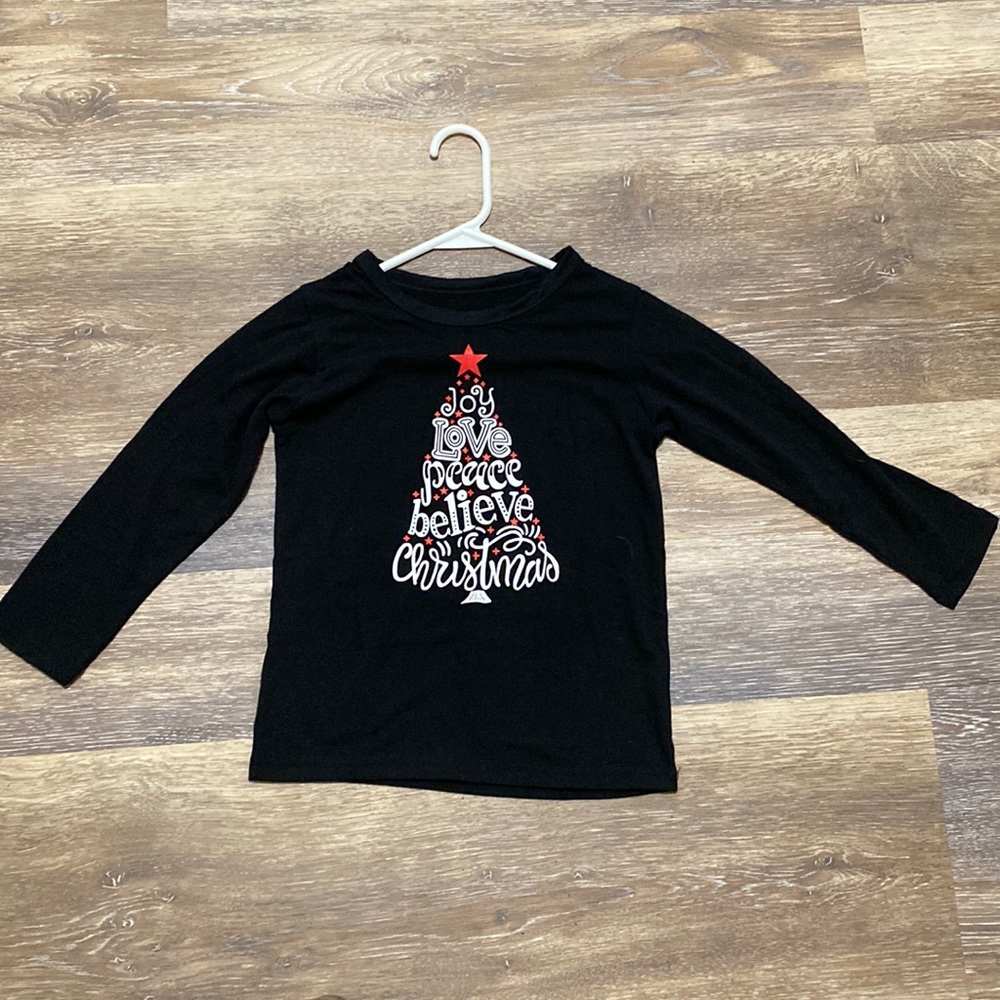 551) Girls Sz 6-8 Mery Christmas Long Sleeve tee NWOT Christmas tree